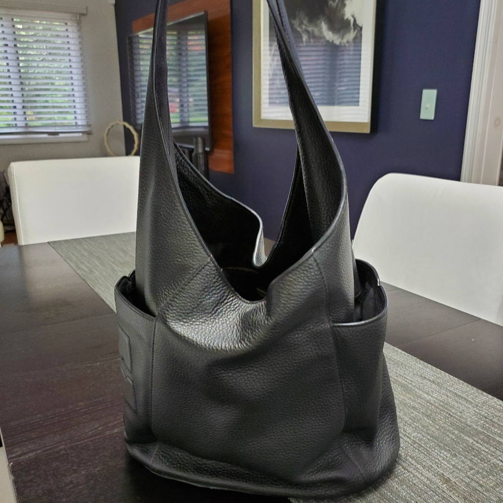 Authentic Tory burch  bucket bag